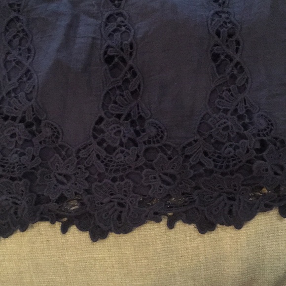 MADE EYELET TOP - Picture 2 of 2